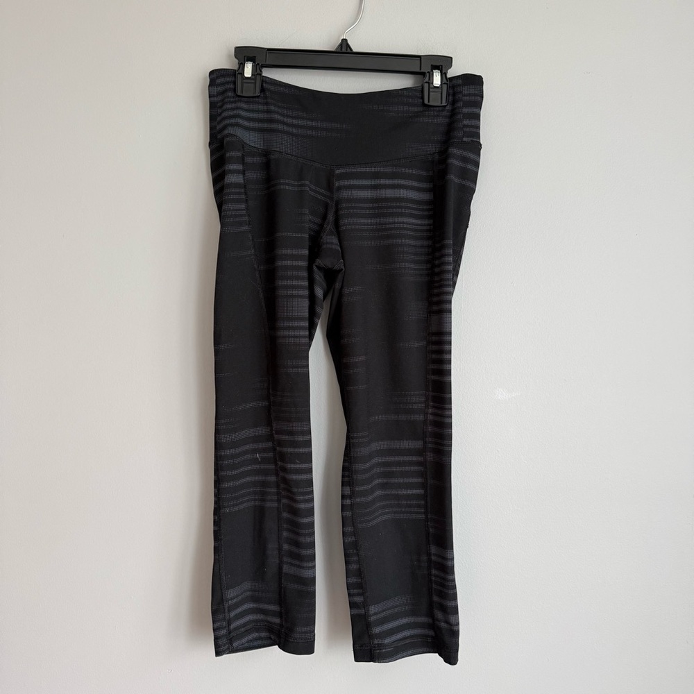 Old Navy Active Fitted Black Patterned Leggings - image 1